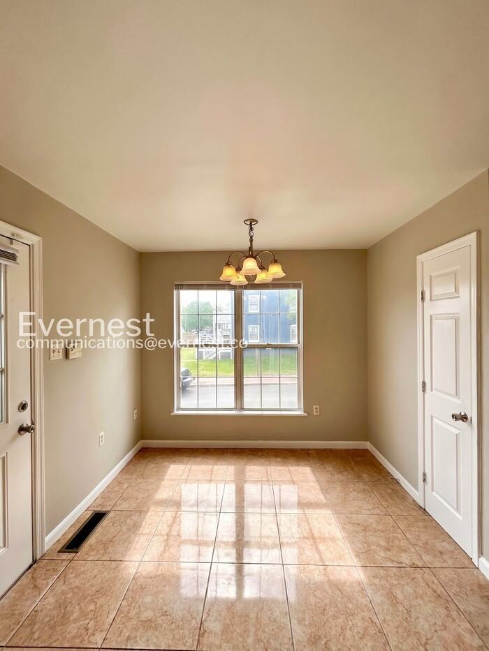 800 Catherine St - Photo 4 of 24