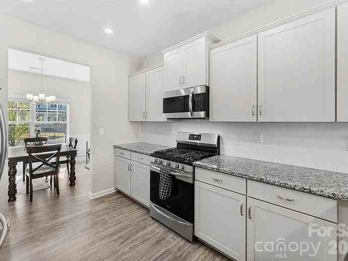 4631 Christina Ct - Photo 7 of 32