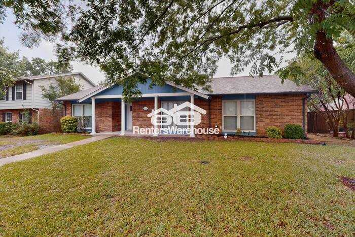 1738 Hartford Dr - Photo 2 of 46