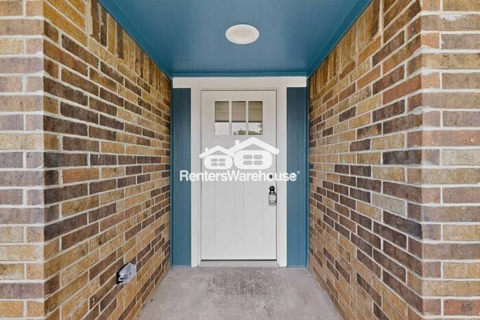 1738 Hartford Dr - Photo 4 of 46