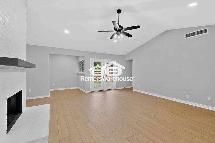 1738 Hartford Dr - Photo 6 of 46