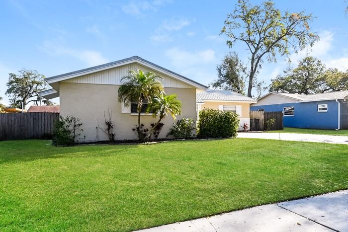 527 Robin Hill Cir - Photo 3 of 5