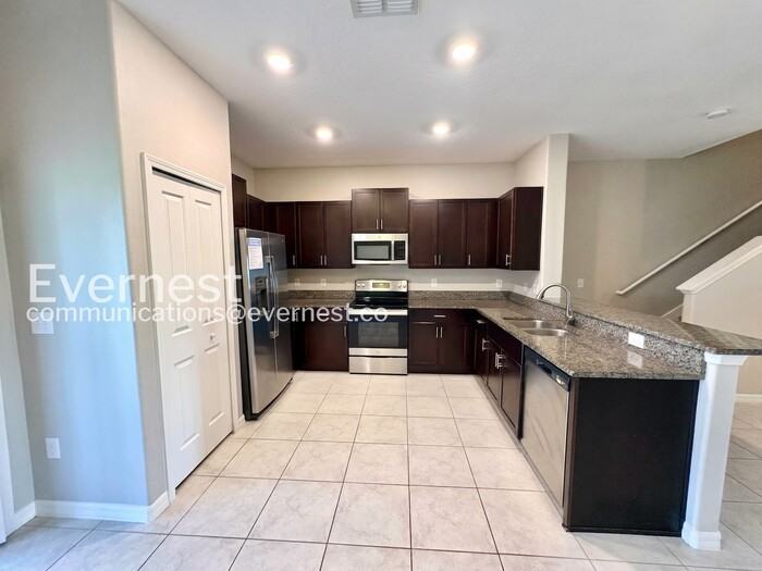 9718 Mulberry Marsh Ln - Photo 3 of 24