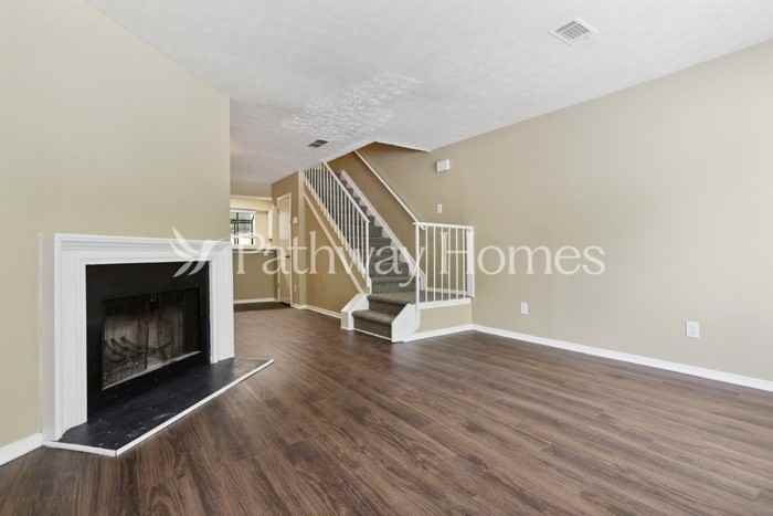 478 Prince Of Wales - Photo 3 of 25