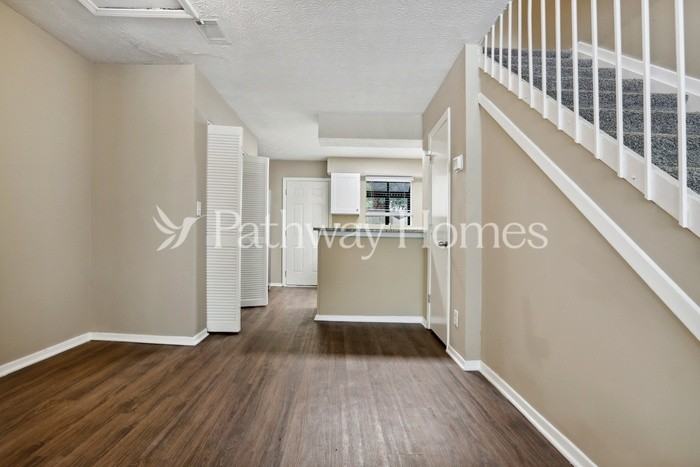 478 Prince Of Wales - Photo 5 of 25