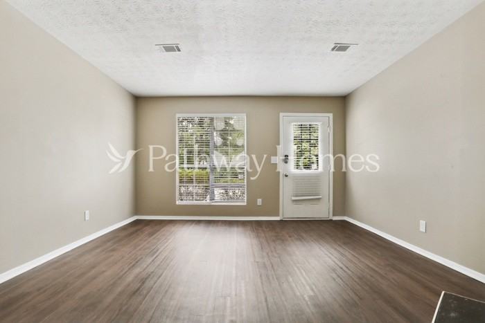 478 Prince Of Wales - Photo 6 of 25