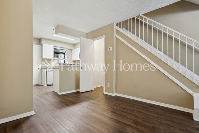 478 Prince Of Wales - Photo 7 of 25