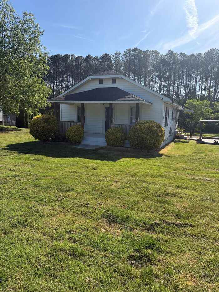 823 Bristol Dr - Photo 2 of 10