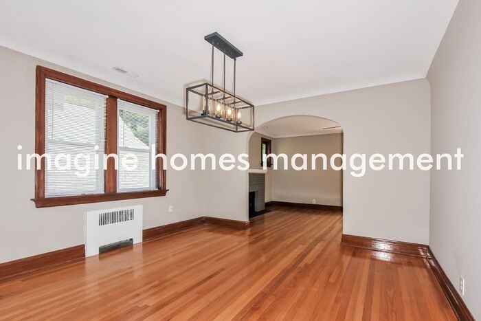 5017 Pernod Ave - Photo 4 of 12