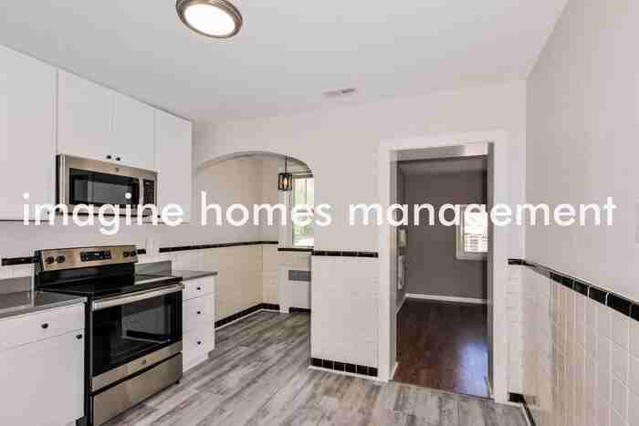 5017 Pernod Ave - Photo 5 of 12