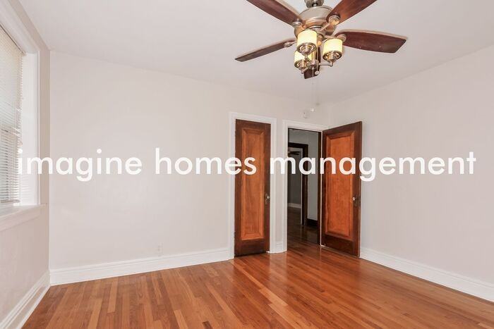 5017 Pernod Ave - Photo 7 of 12