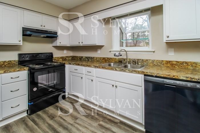 1448 Winslow Ave - Photo 7 of 16