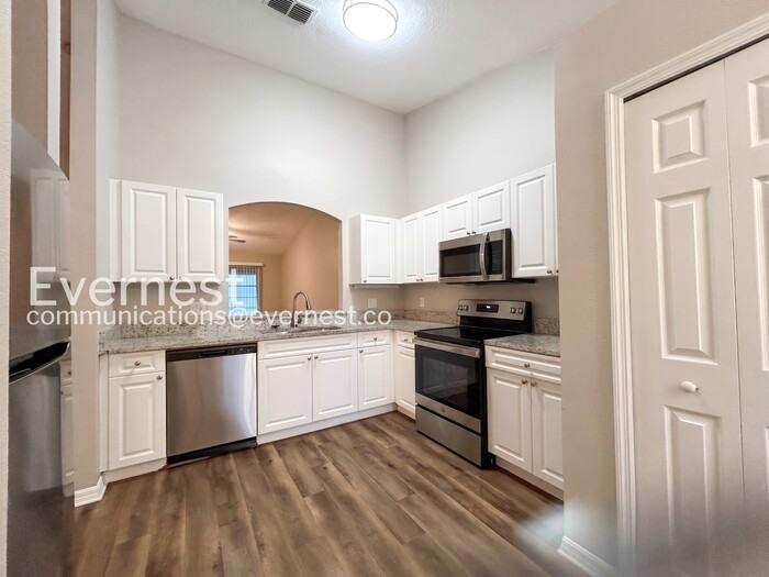 3435 Village Green Ct - Photo 4 of 25