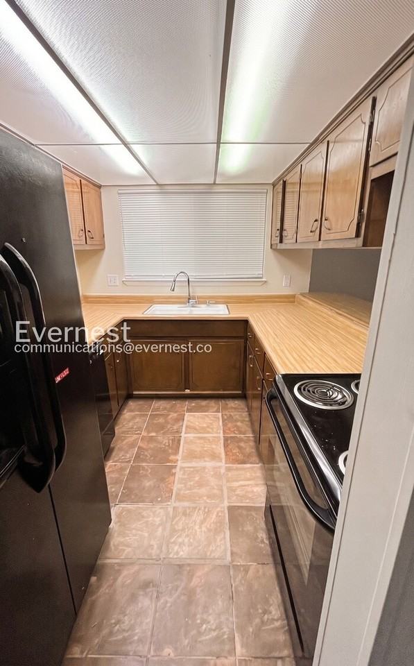 1845 Stonehenge Dr - Photo 2 of 18