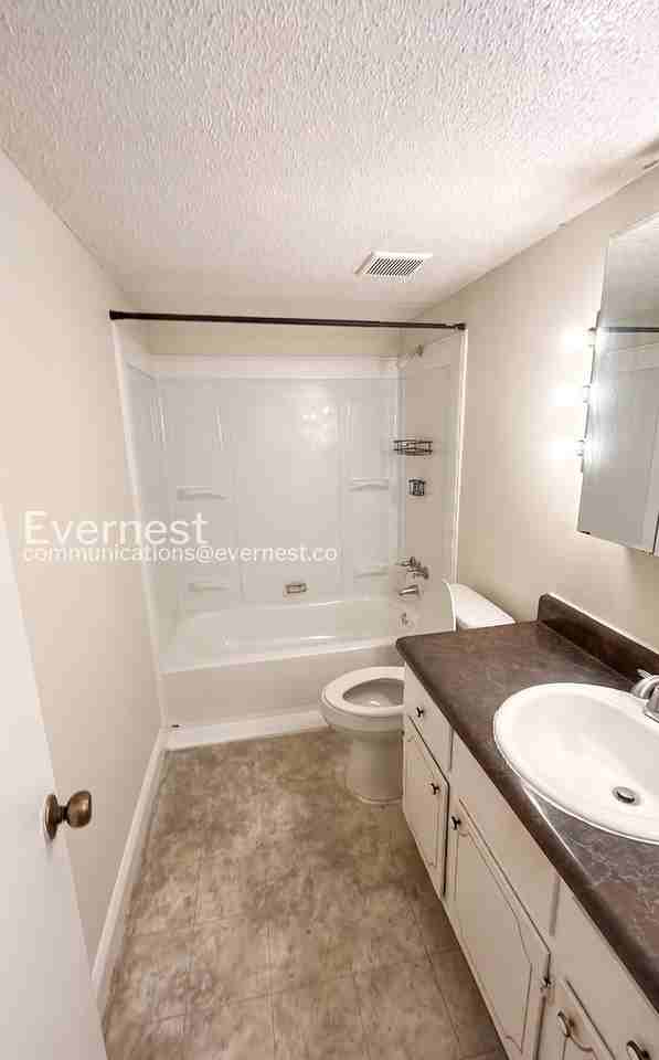 1845 Stonehenge Dr - Photo 5 of 18