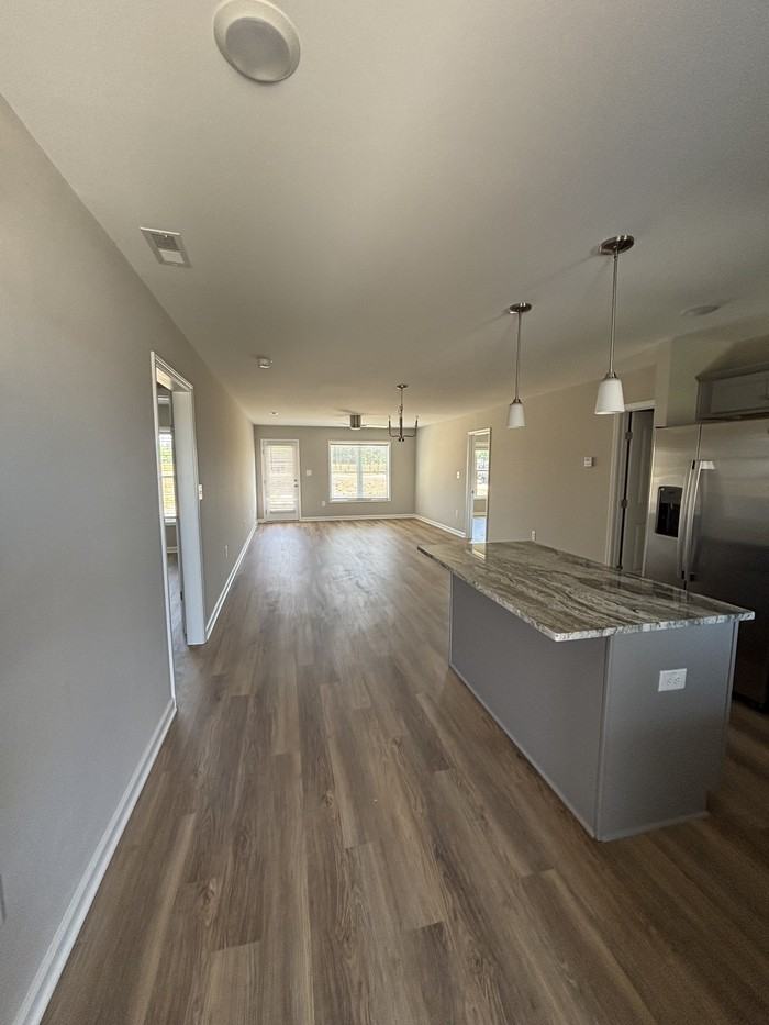 100 Bradfield Cir - Photo 4 of 25