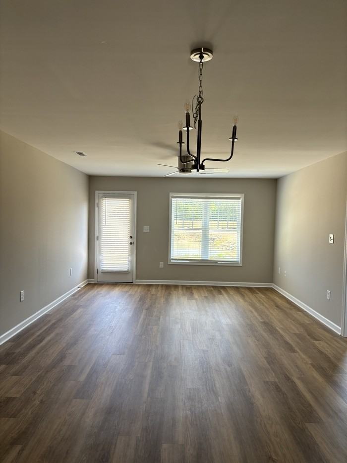 100 Bradfield Cir - Photo 5 of 25