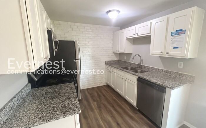 5042 Bentler Dr - Photo 5 of 25