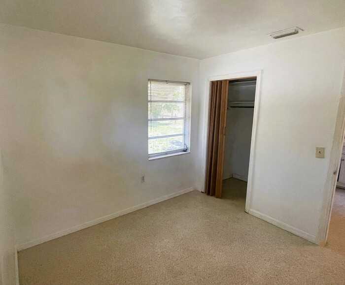 1916 Flamingo Dr - Photo 6 of 7