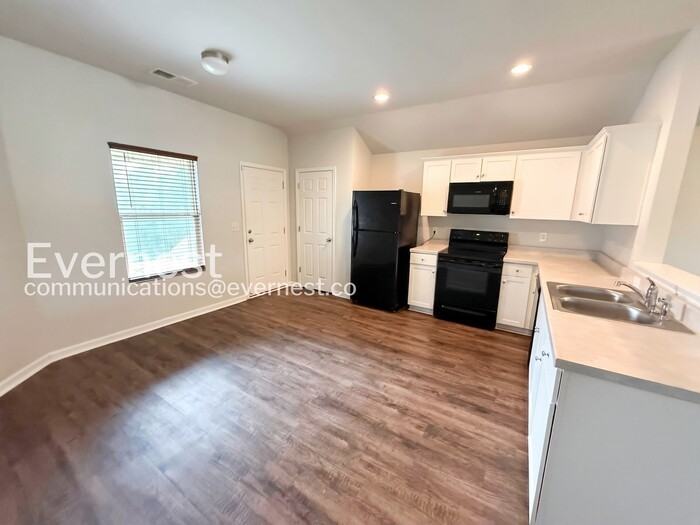 1115 Brookhaven Dr - Photo 2 of 17