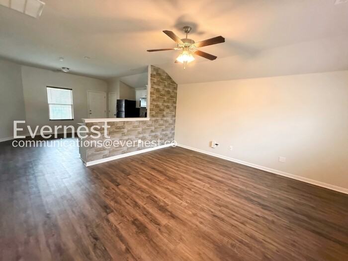 1115 Brookhaven Dr - Photo 4 of 17