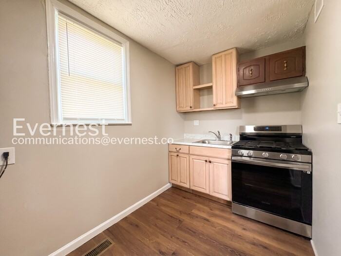 1049 E Patapsco Ave #A - Photo 2 of 16