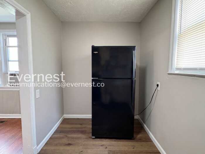 1049 E Patapsco Ave #A - Photo 3 of 16