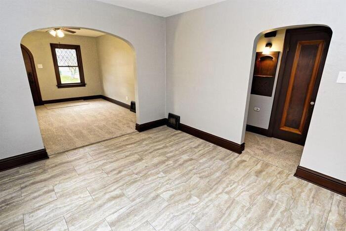 2452 Ashland Ave - Photo 7 of 16