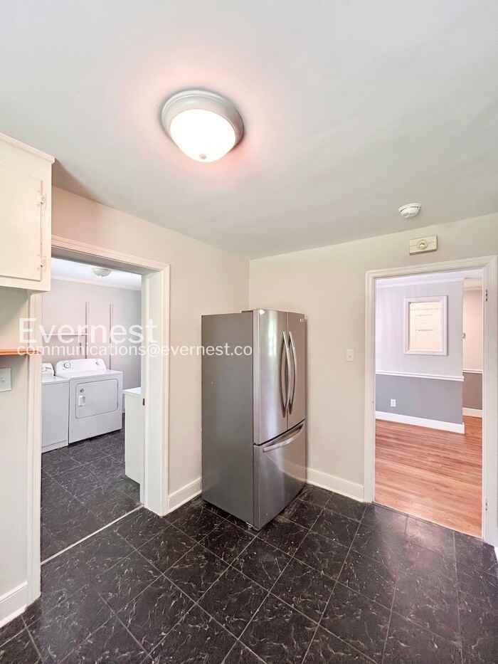 2909 Westgate Dr - Photo 5 of 24