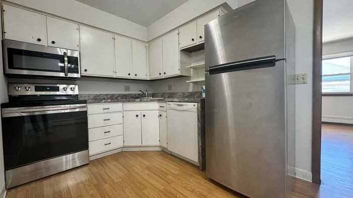 614 E Jefferson St #09 - Photo 4 of 10