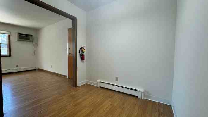 614 E Jefferson St #09 - Photo 5 of 10
