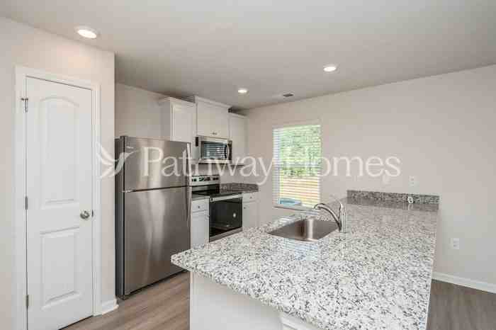 7116 Galway City St - Photo 6 of 18