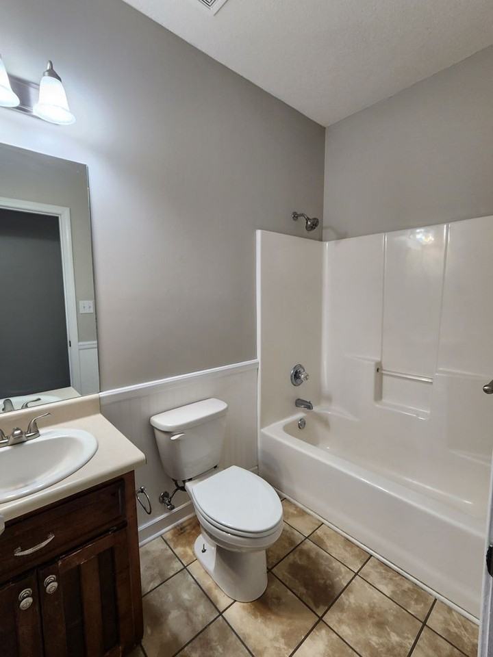 4059 Huntley Dr - Photo 5 of 11