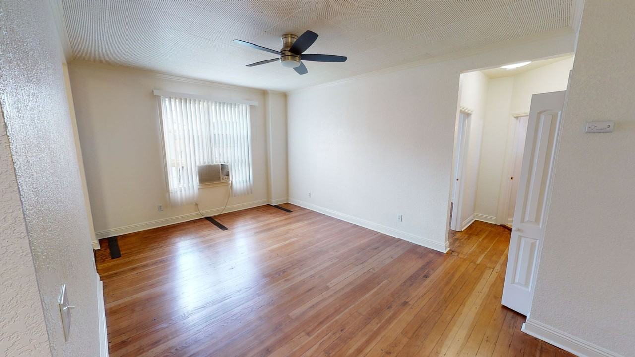 MSA - 709 Mariposa Apts - Photo 2 of 4