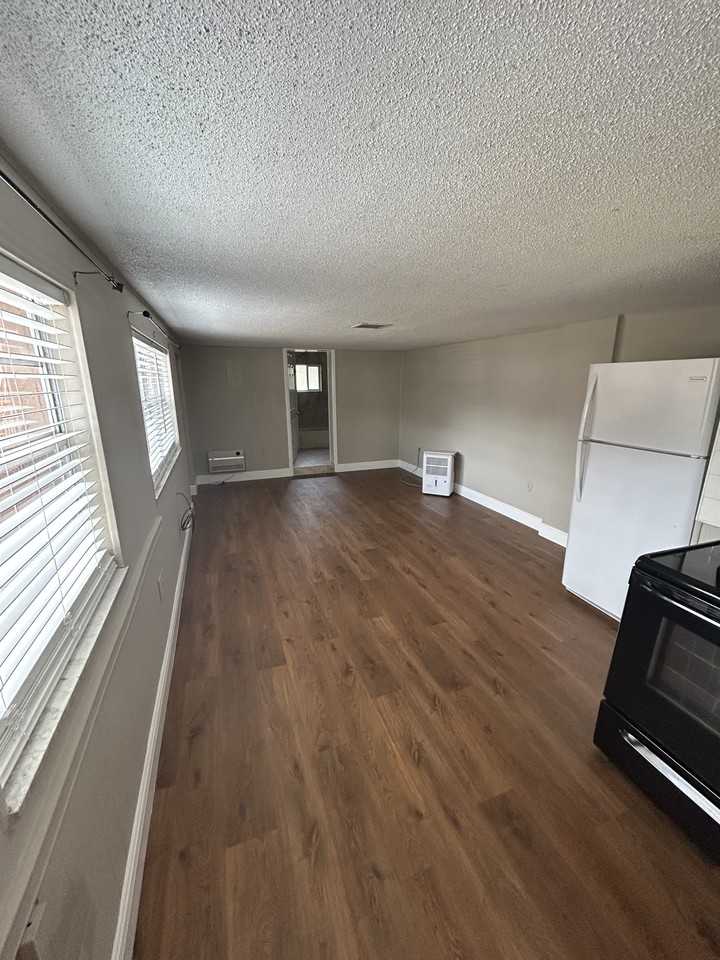 218 E Floral Ave #NA - Photo 2 of 10