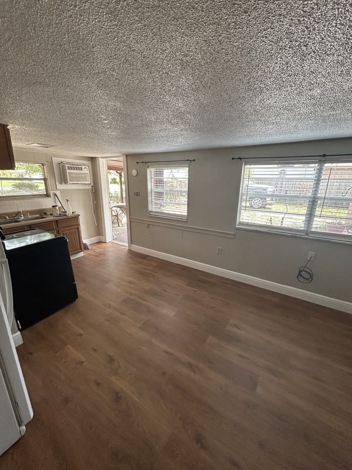 218 E Floral Ave #NA - Photo 3 of 10