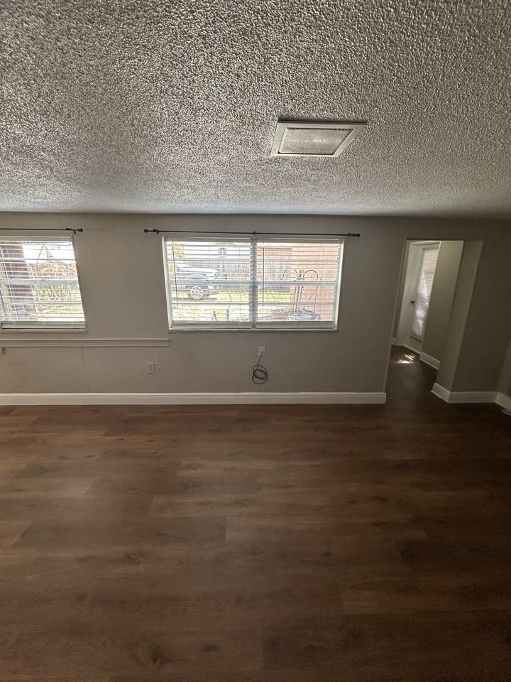 218 E Floral Ave #NA - Photo 4 of 10