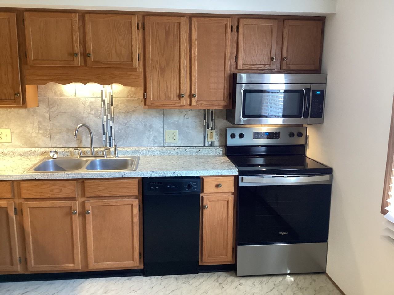 105 Lori Ann Dr #4 - Photo 7 of 9