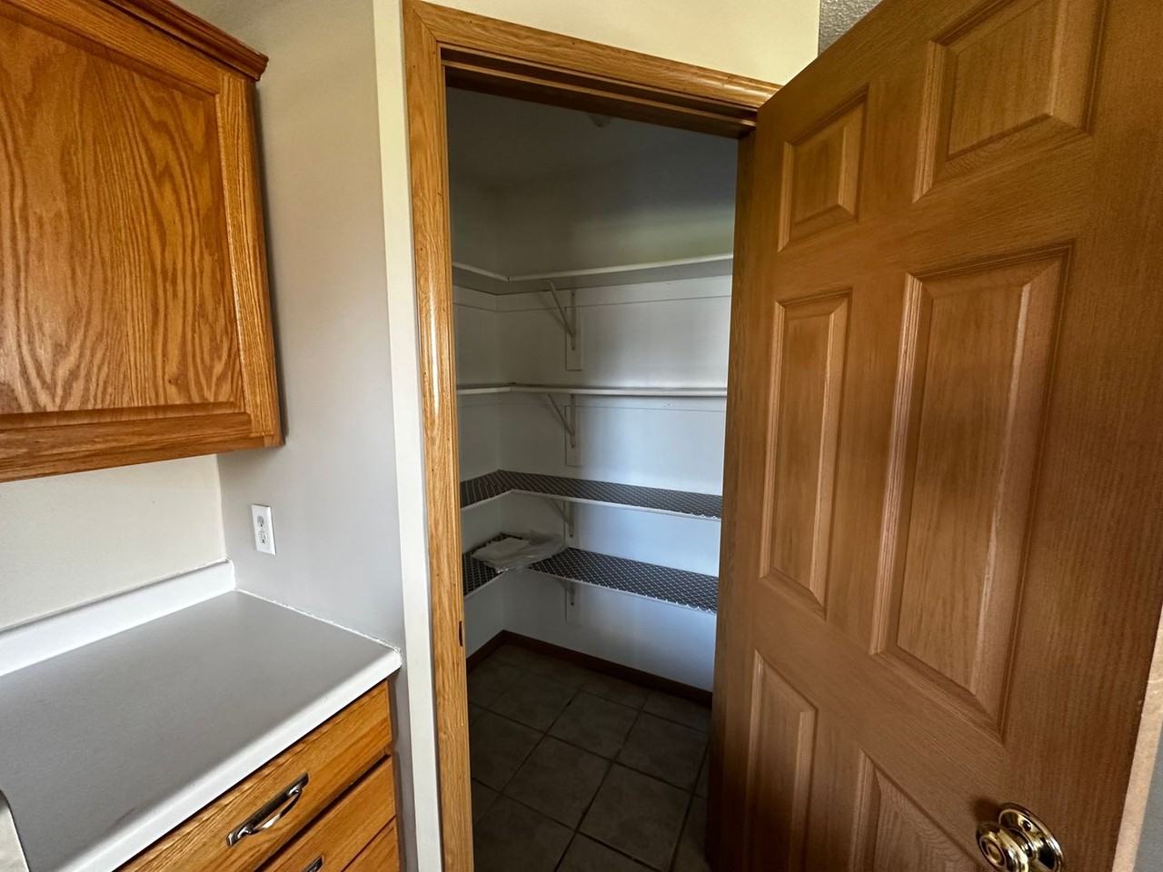804 6th Ave Ne - Photo 3 of 16