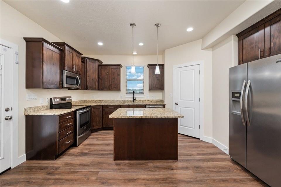 2085 W Crescent Row - Photo 4 of 15