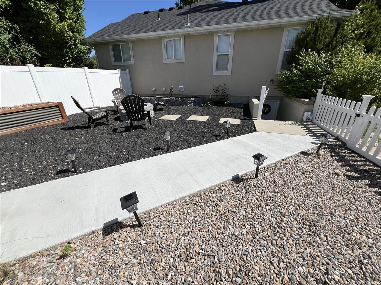 1277 W Granite Dr - Photo 2 of 15