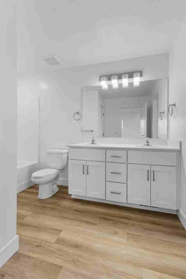 285 Wn - Photo 3 of 12