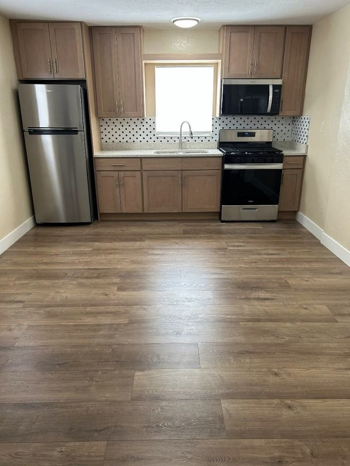 610 W 3rd Ave - Photo 2 of 21