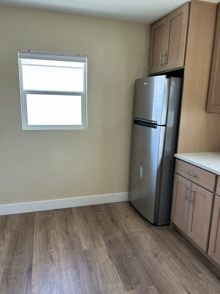 610 W 3rd Ave - Photo 5 of 21