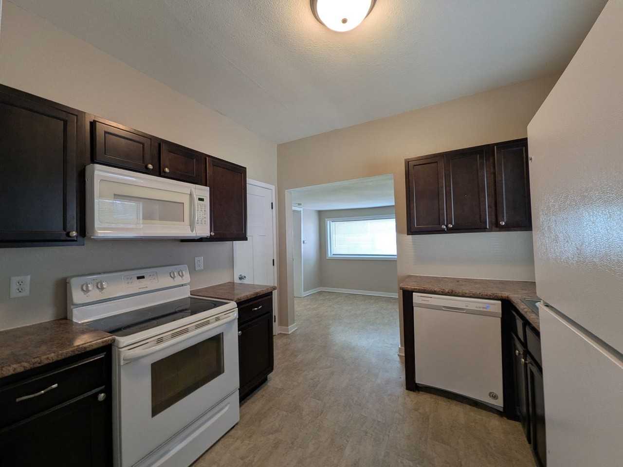 2120 Capitol Ave - Photo 5 of 27