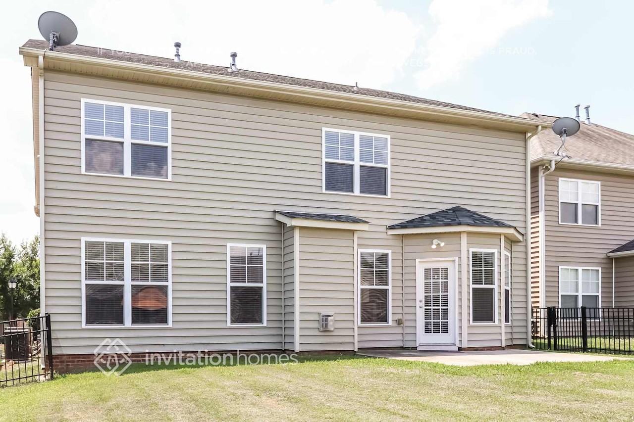 8024 Whitehawk Hill Rd - Photo 4 of 6