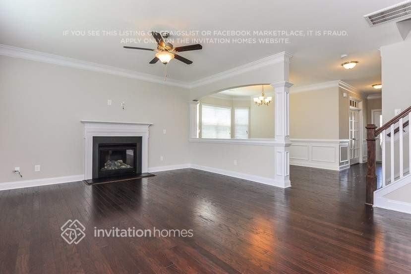 907 Middle Ground Ave - Photo 4 of 22