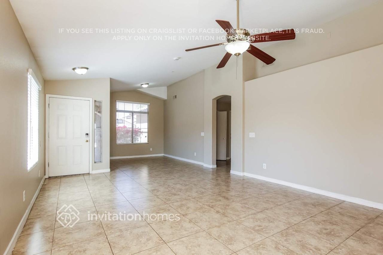 1803 N 88th Ave - Photo 5 of 17