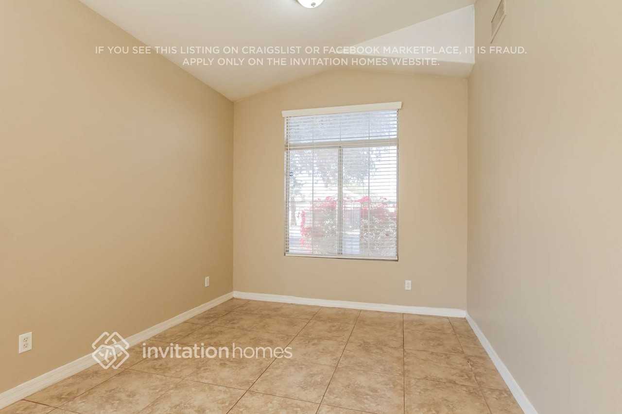 1803 N 88th Ave - Photo 6 of 17