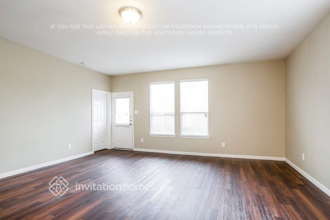 1010 Doubletree Glen Dr - Photo 3 of 20